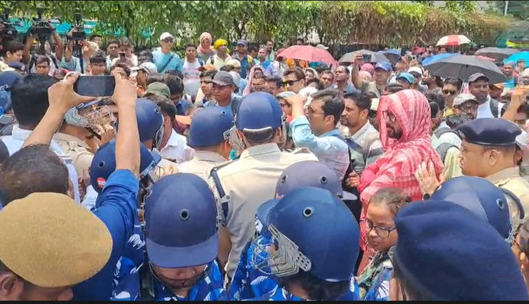 Ssc scam jobless teachers wanted mamata banerjee stand 