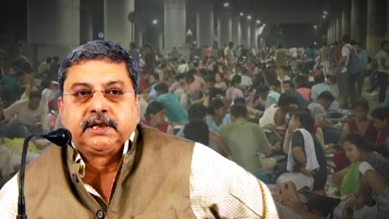 Government of West Bengal advocate Kalyan Banerjee called teacher protestors hooligans