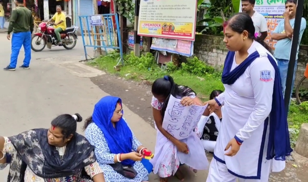 Bjp employees allegedly gave sindoor to police