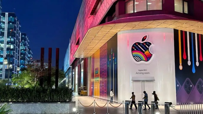 Apple is giving another big gift to India.