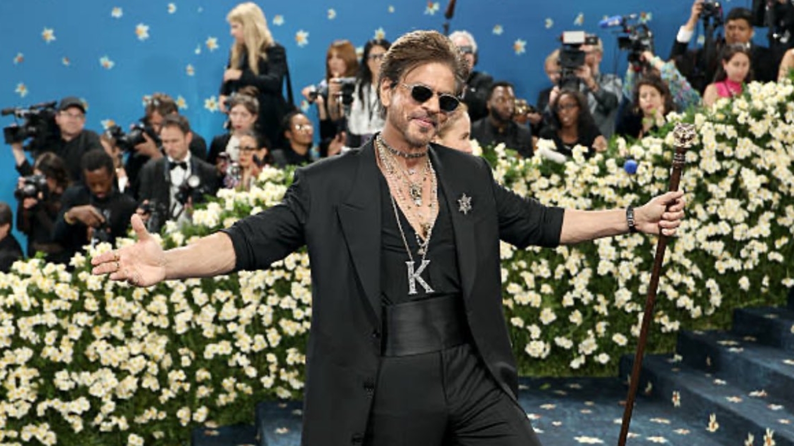 Shahrukh Khan grand debut in met gala 2025 