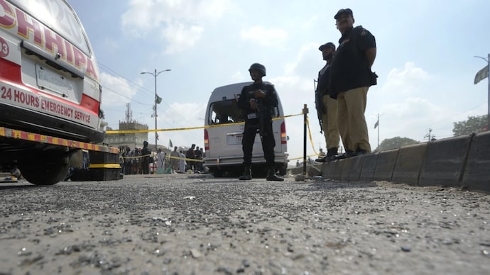 Pakistan tries to blame India for suicidal attack