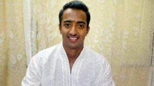 Cricketer accused of spot-fixing becomes Mumbai coach.