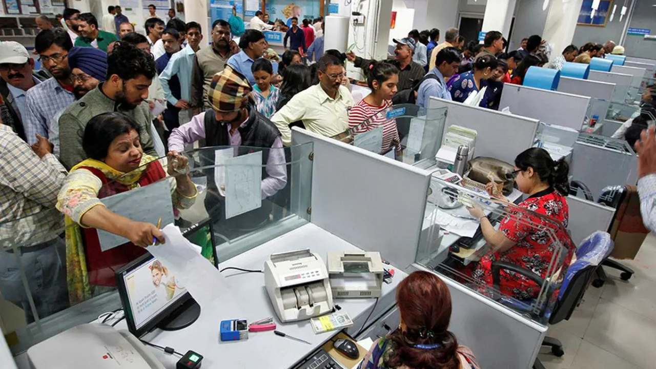 3 banks including Punjab National Bank have taken big steps.