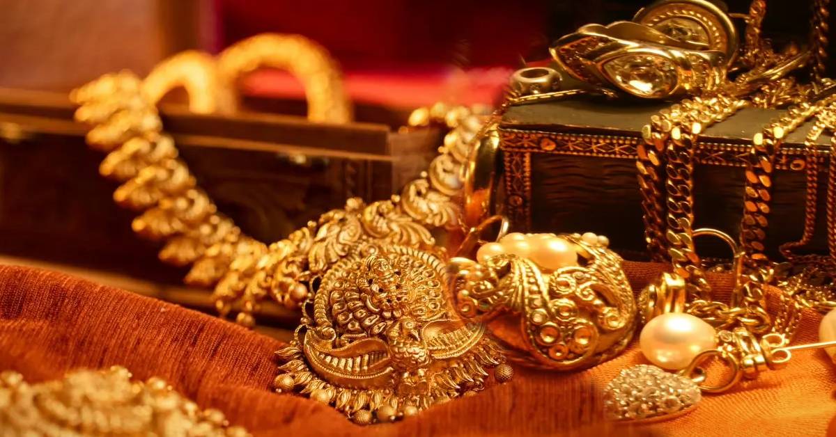 Gold Price crosses the lakh mark Silver price also sees big change how much will it cost to buy 10 grams today