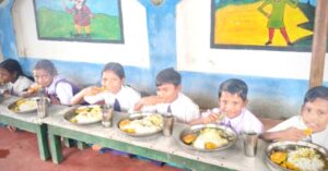  Purulia students faces smiles to bring Mango and jackfruit are available in mid-day meal