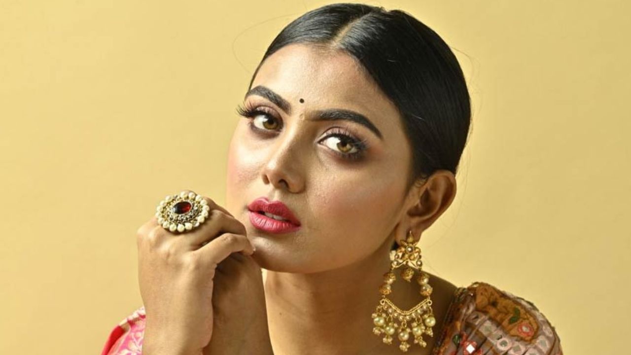Which serial actress will be durga in zee bangla mahalaya