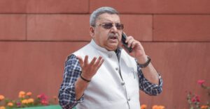 Kalyan Banerjee Makes Peace with Mamata Banerjee on Rakhi Day