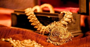 Gold Price big fall how much will it cost to buy 1 bar of gold know todays rate chart