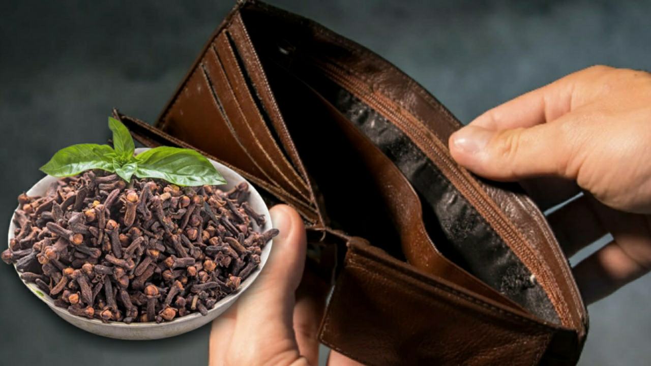 Astrology says cloves are beneficial for prosperous life