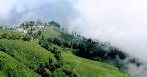 Darjeeling there are mountains and a river now come visit this beautiful village