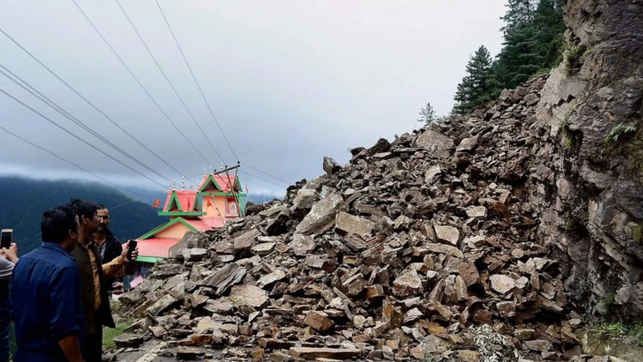 Landslide in Uttarakhand due to continuous heavy rainfall