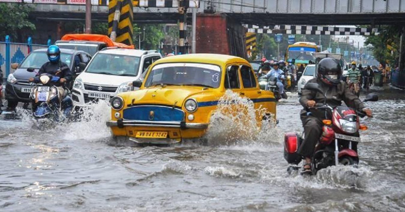 South Bengal Weather rain to increase on saturday High alert issued in 8 districts of South Bengal