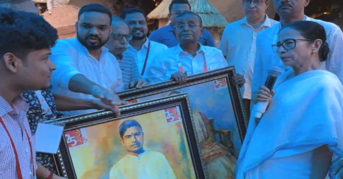 Mamata Banerjee does not like gift in khidirpur puja