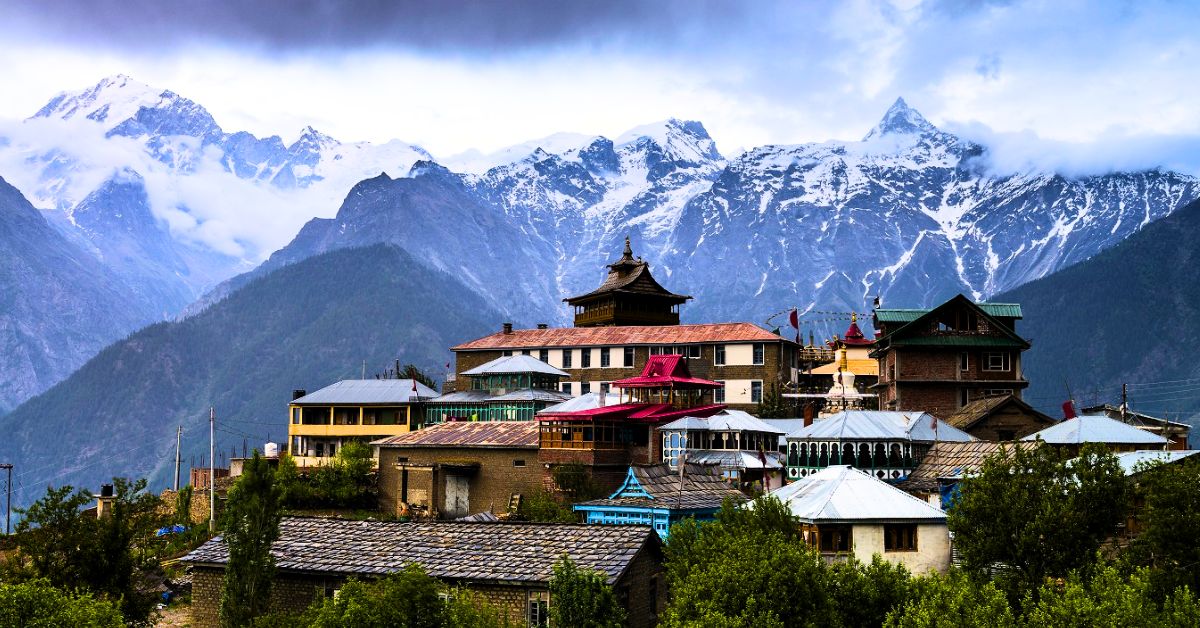 Travel filmy destination enjoy the magic of cinema with friends