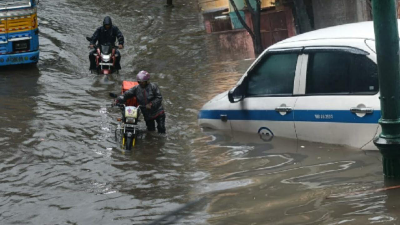 Several deaths being electrocuted in water logged Kolkata
