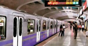 Kolkata Metro repeated delays passengers anger is at its peak authorities have finally given the correct explanation