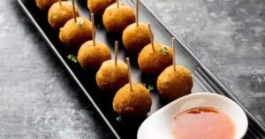 Recipe lets chat with friends and have a cheesy egg lollipop