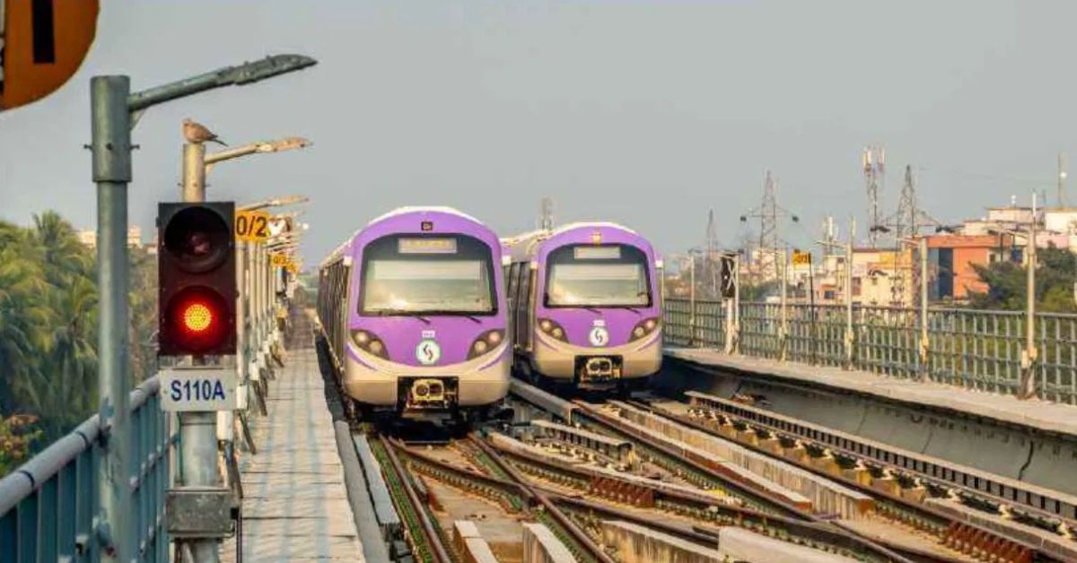 Record passengers gathering in Kolkata Metro during Durga Puja 2025