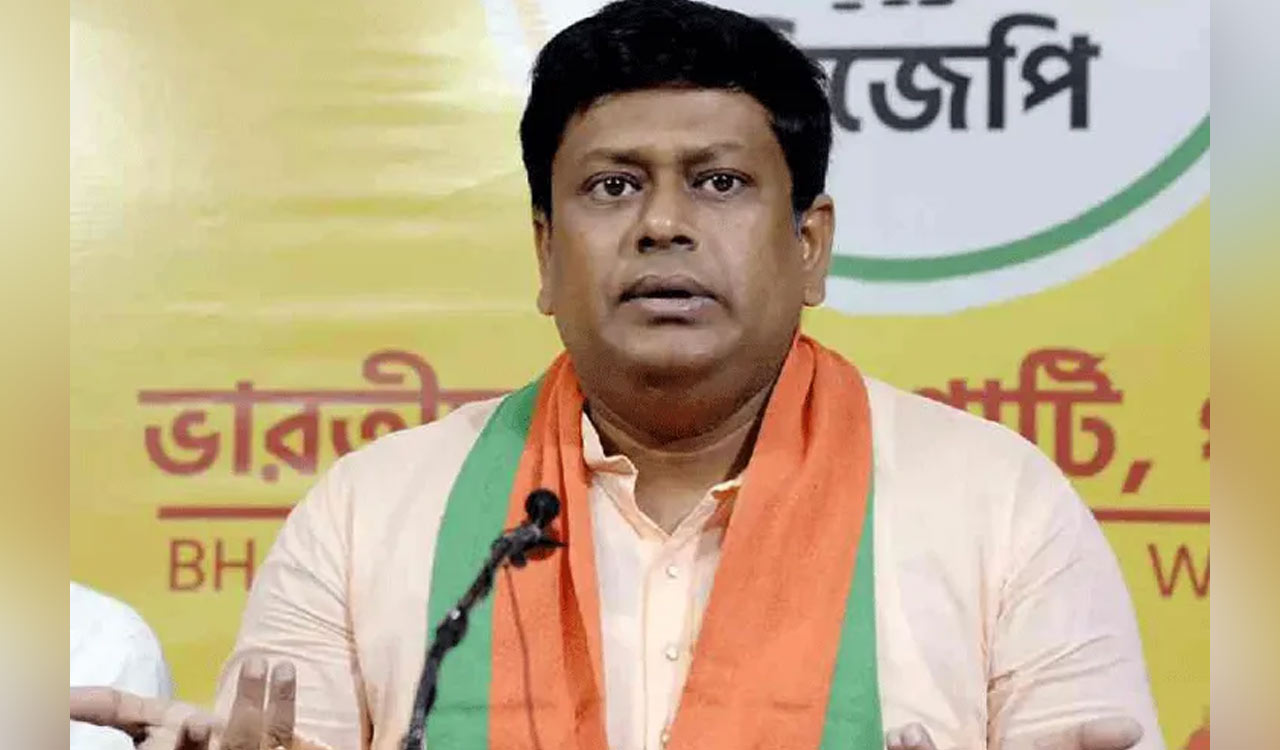 Sukanta Majumdar given responsibility to conduct Durga Puja in varanasi 