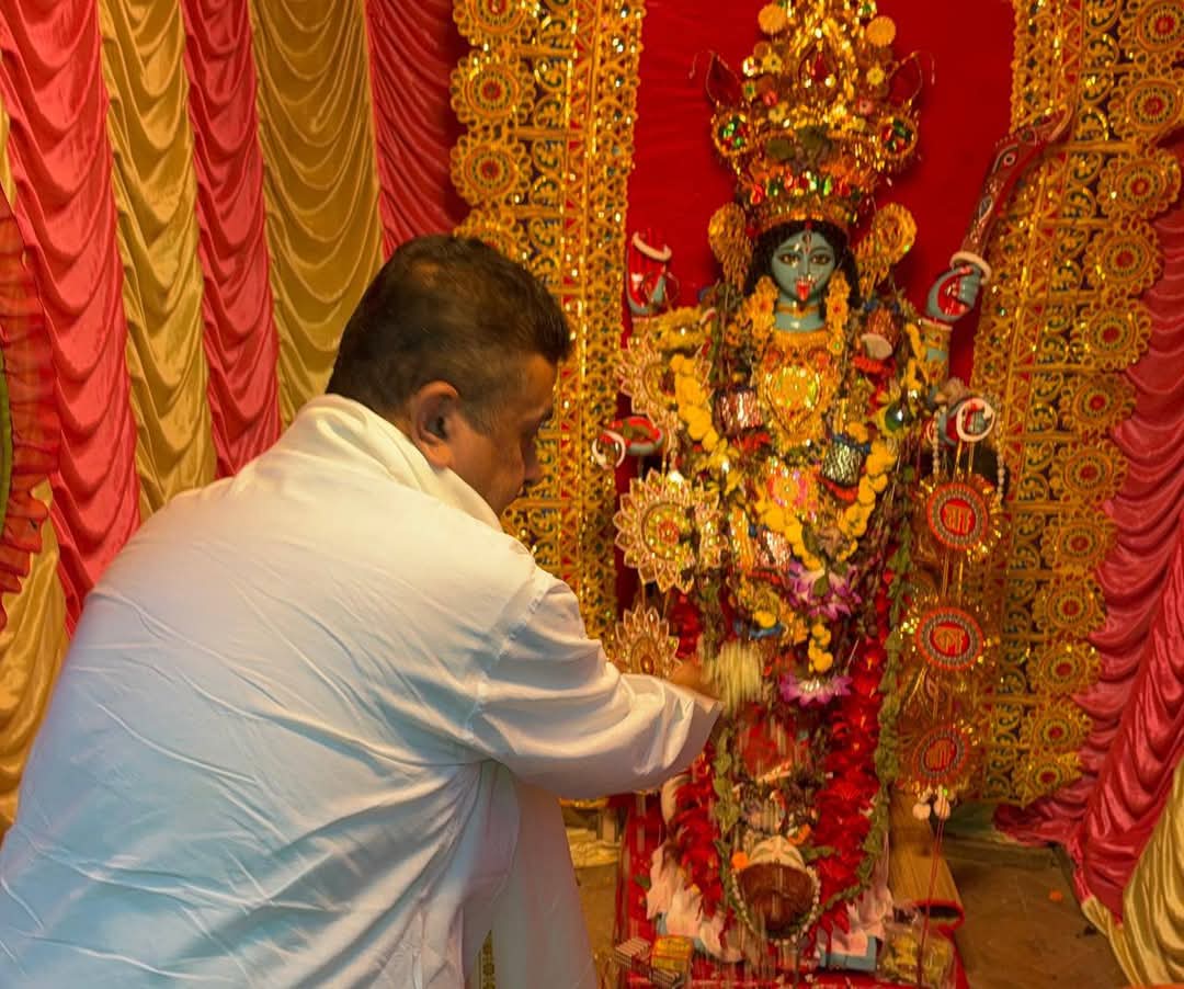 Suvendu adhikari came to bangla hunt office kalipujo 