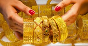 Gold Price suddenly drop middle class crowding shops know today's rate