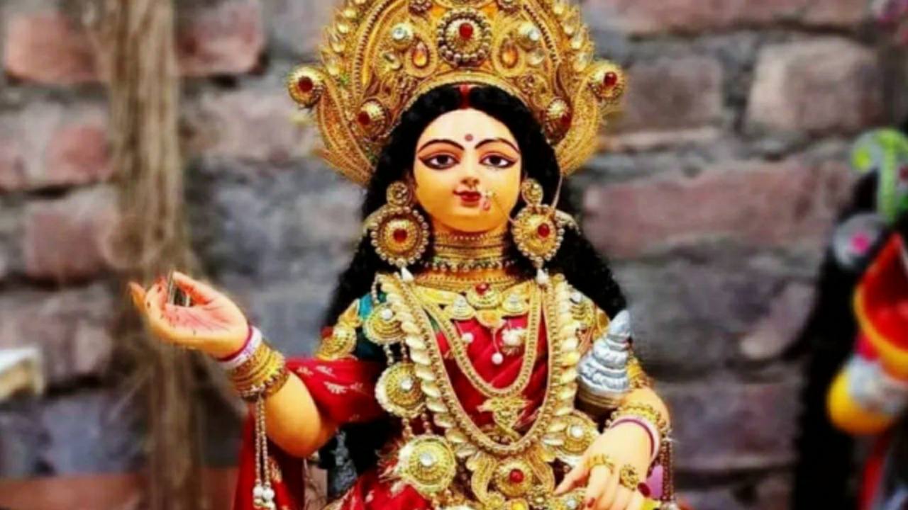When is the auspicious time for kojagori lakshmi puja