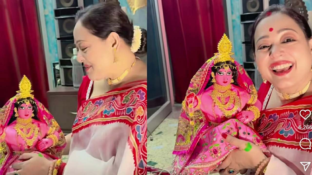 Aparajita Adhya celebrated kojagori lakshmi puja at home