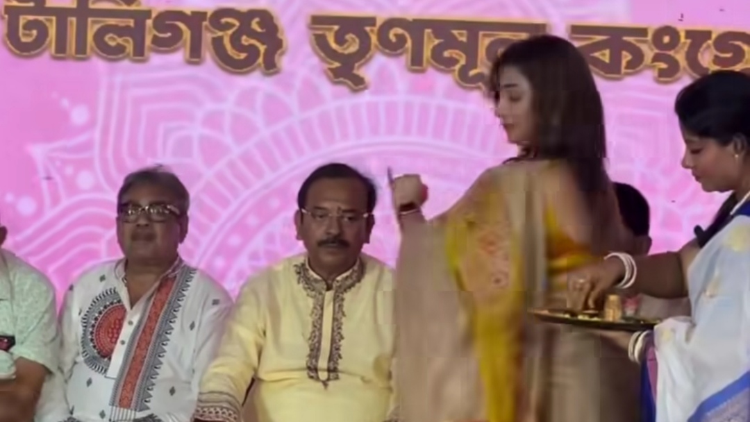 Tollywood actresses came to arup biswas bhaiphota celebration 