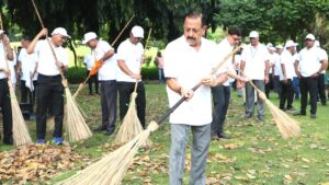 How much India earns for Swachhata Campaign?