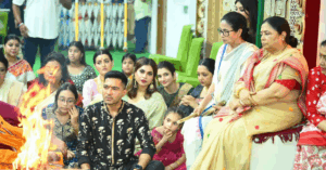 Mamata Banerjee celebrates Kali Puja at home as a loving hostess