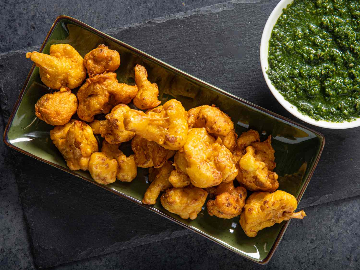 Cauliflower pakora recipe for winter snacks 