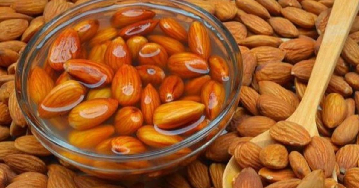 Health eating soaked almonds in water will bring great benefits in this morning habit