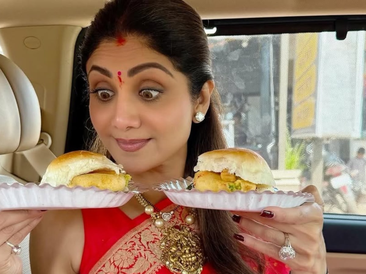 How much does bollywood celebrities restaurant foods cost 
