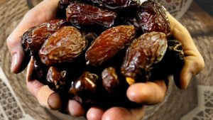 Health what are the benefits of eating dates on an empty stomach in the morning