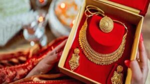 Gold prices drop in one fell swoop know todays rate 