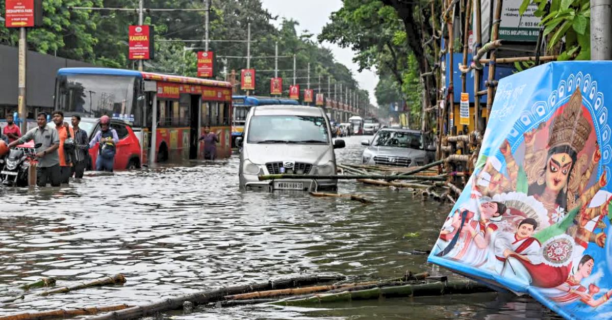 KMC and irrigation departments are taking to the streets flooded by heavy rain in Kolkata