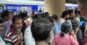Kolkata Metro suddenly breaks down disrupting metro services on blue line