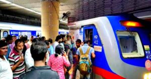 Kolkata Metro fewer train services during office hours city residents in trouble