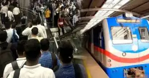 Kolkata Metro suddenly breaks down disrupting metro services on blue line
