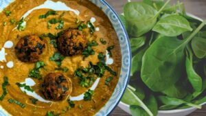 Recipe make spinach kofta curry with just a few ingredients