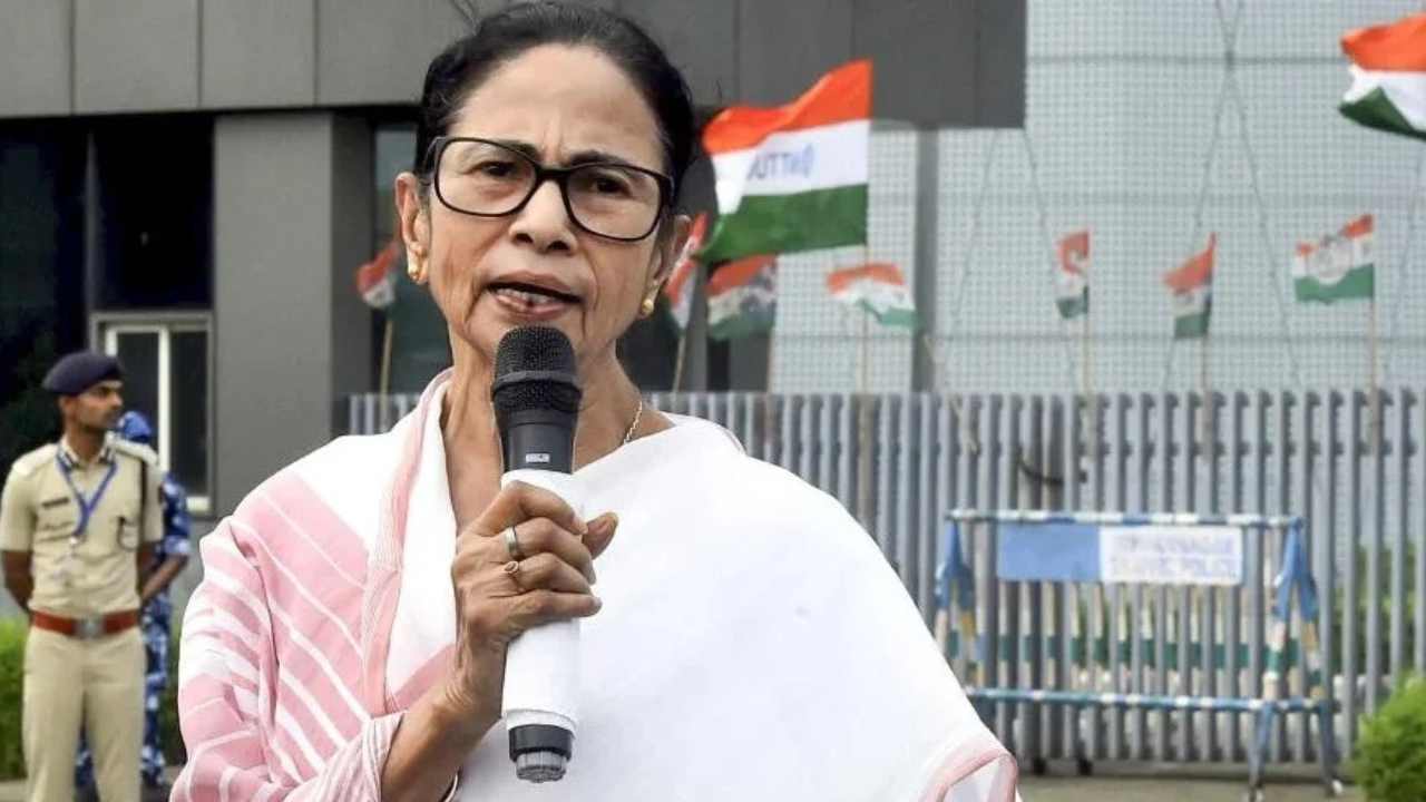 Mamata Banerjee announced monetary help for SIR affected 