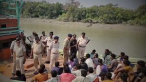Bangladesh fishing boat held near India-Bangladesh border