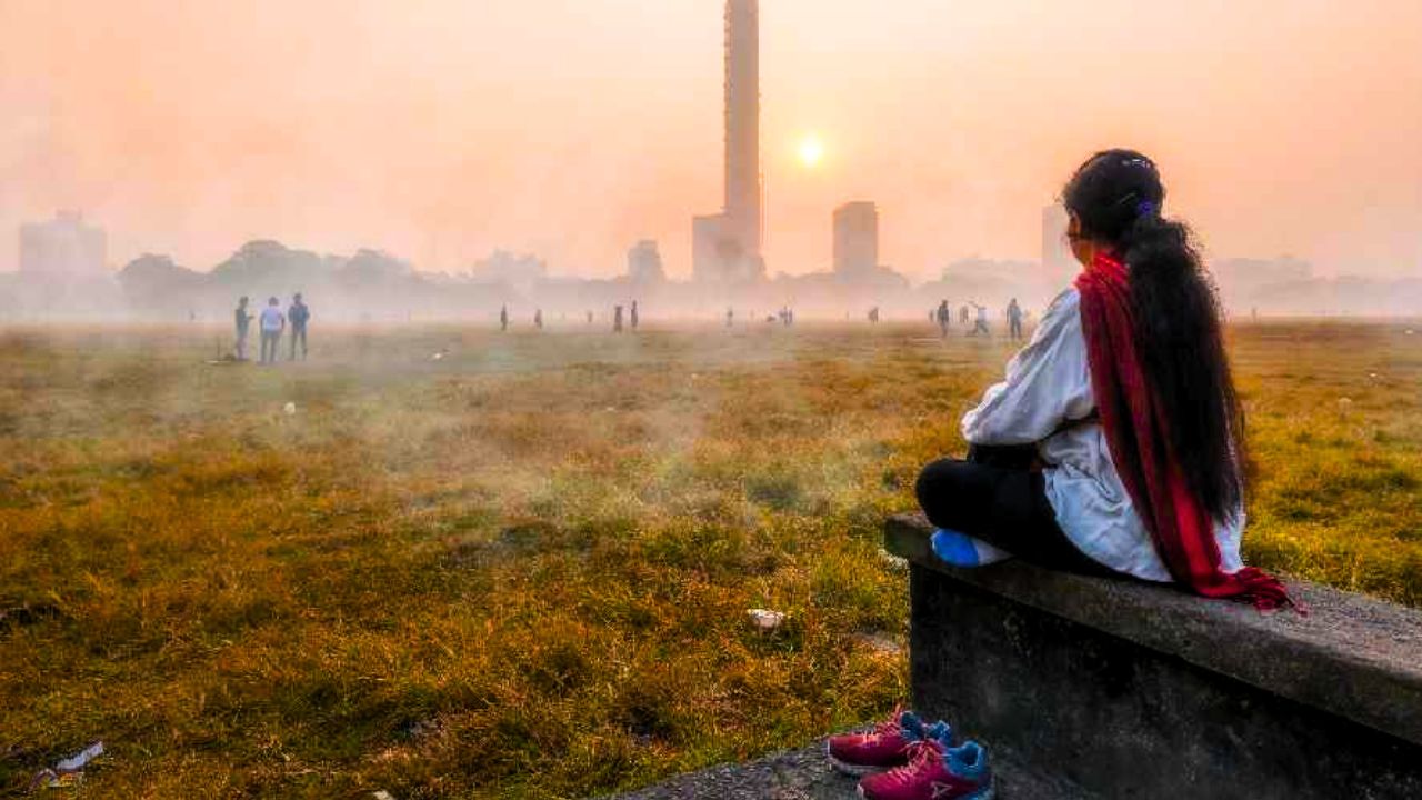 South Bengal Weather low pressure in Bay of Bengal affects Kolkata heavy rain and temperature changes
