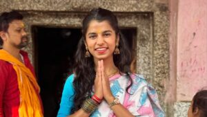 Maithili Thakur celebrates with family after winning the election.