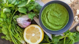 Recipe for making a delicious chutney using winter coriander leaves