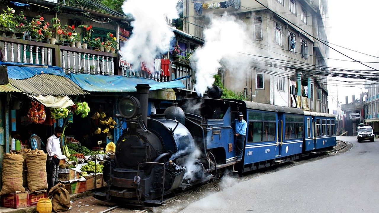Darjeeling travel in comfort and no need to change vehicles a single car for you
