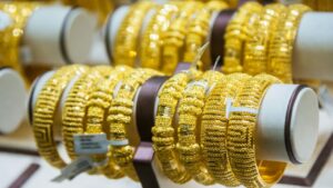  Gold Price big drop at the beginning of winter know todays rate