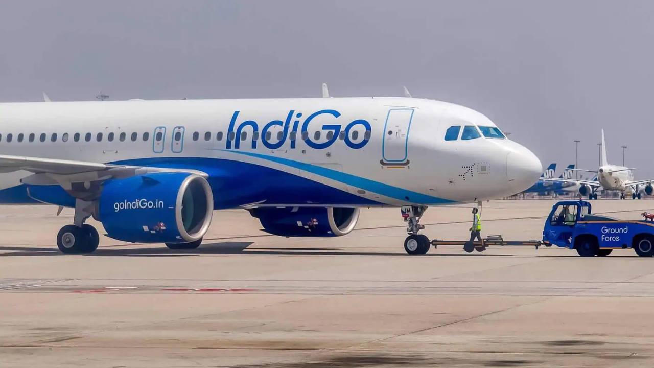 Central govt orders probe into IndiGo disaster.