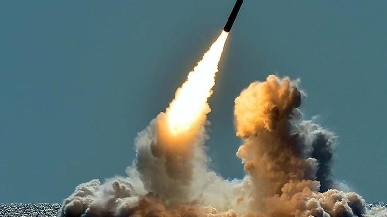 India successfully test-fires K-4 ballistic missile.